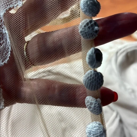 sale two more hours 3/31 Wtoo by Watters Willowby Embroidered Lace Bridal Top - Picture 13 of 13